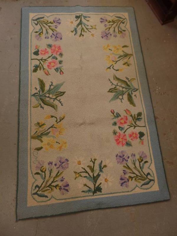 lot 648 image: CLAIRE MURRAY RUG