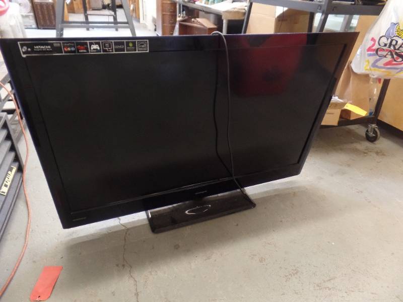 lot 660 image: HITACHI 46 LED TV