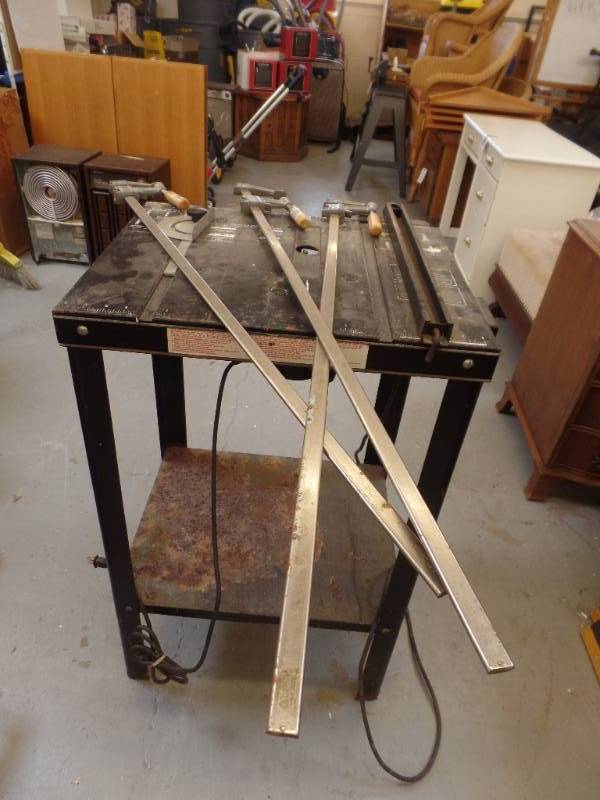 lot 662 image: SAW TABLE AND WOOD CLAMPS