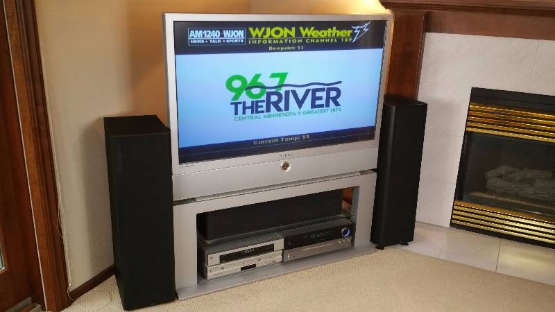 lot 15 image: Samsung 50 HDTV DLP TV & Matching TV Stand