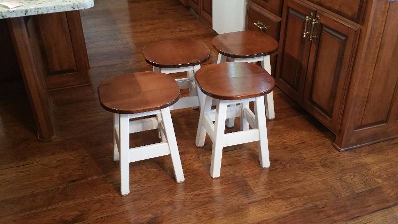 lot 37 image: (4) Solid Wood Short Stools