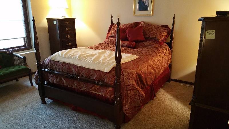 lot 40 image: Cherry Bed Frame Set