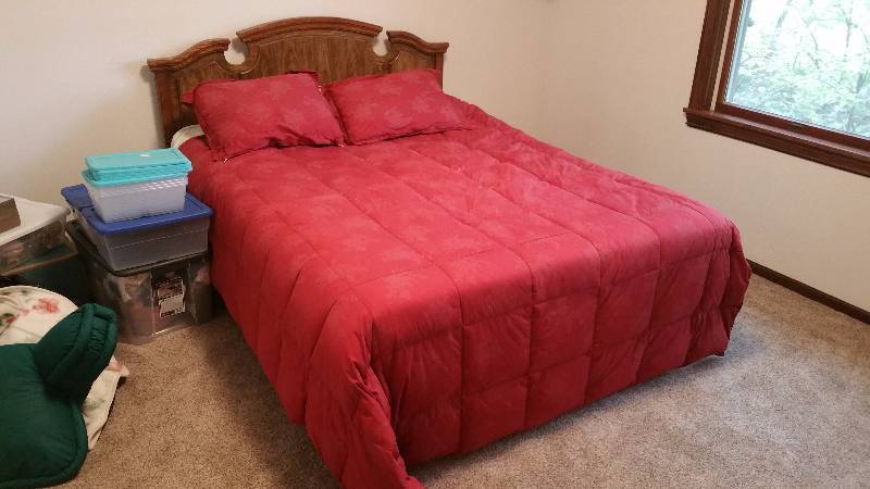 lot 56 image: Full Sized Bed Set