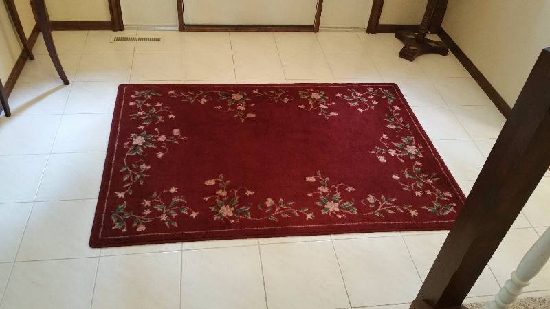 lot 63 image: Burgandy Area Rug