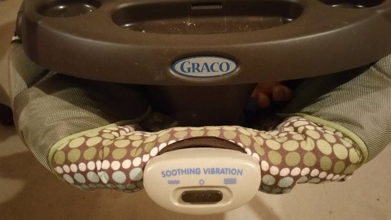 lot 72 image: Graco Soothing Vibration Baby Glider