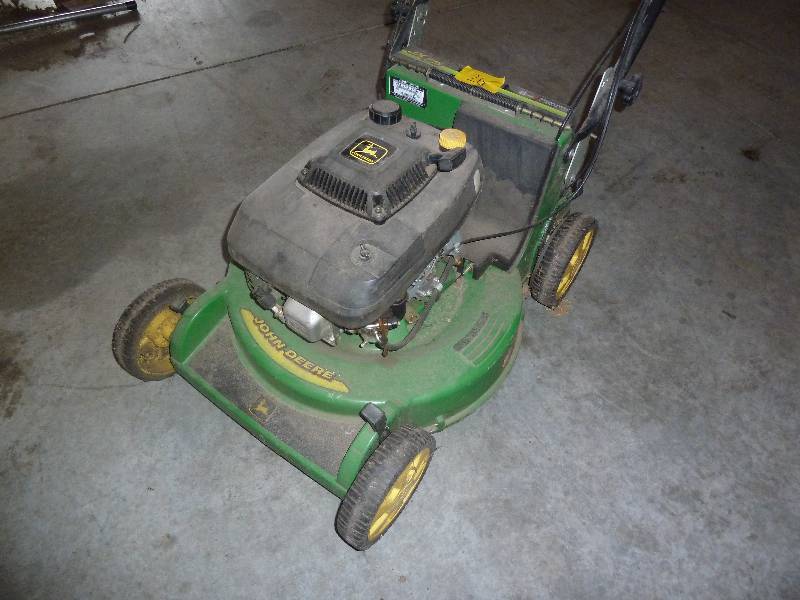 lot 26 image: John Deere JX75 Push Mower