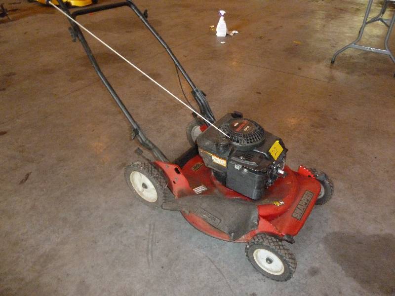 lot 27 image: Sanpper Push Mower