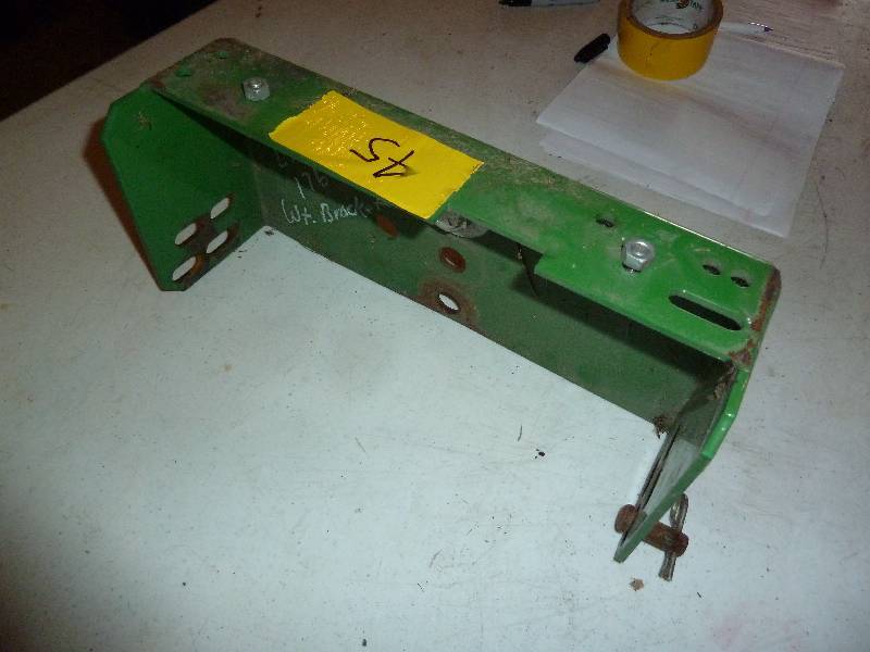 lot 45 image: John Deere LX176 Weigh Bracket