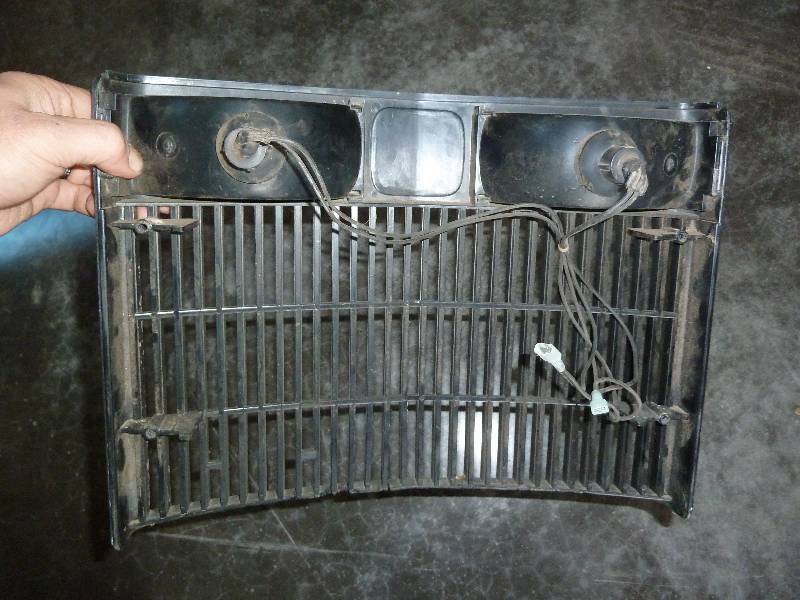 lot 3 image: John Deere LX Series Front Grill Assembly