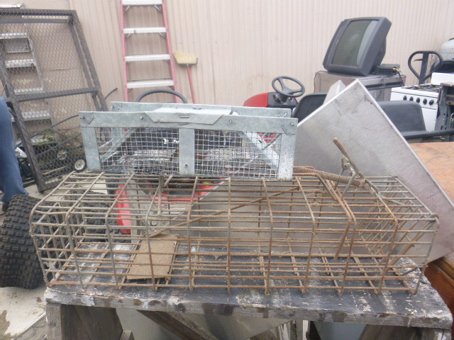 2 Small Traps