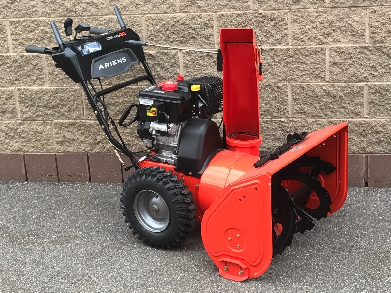 lot 8 image: Ariens Deluxe-30 Snow Blower