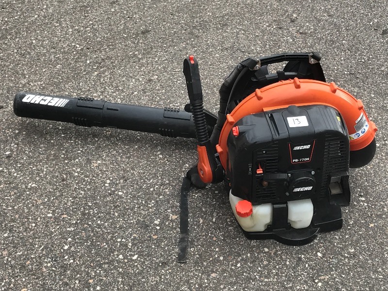 lot 13 image: Echo Backpack Blower