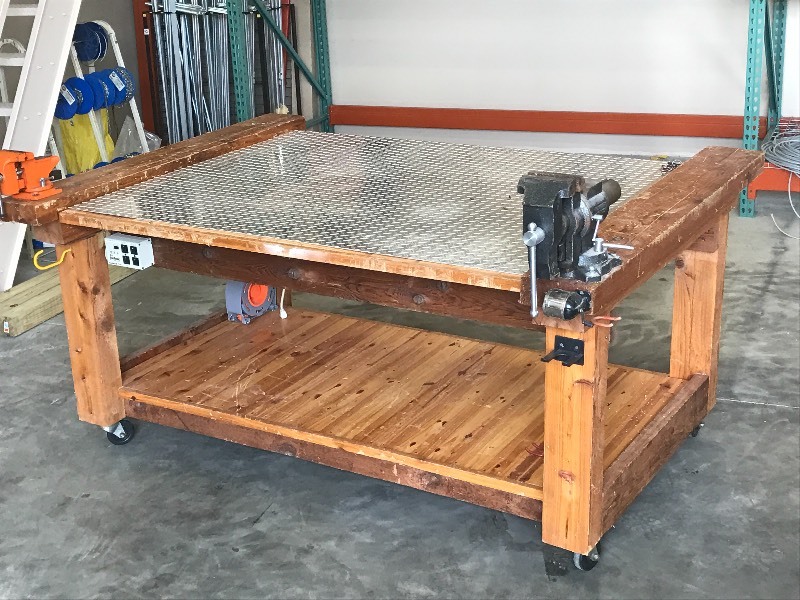 lot 40 image: Heavy Duty Work Bench