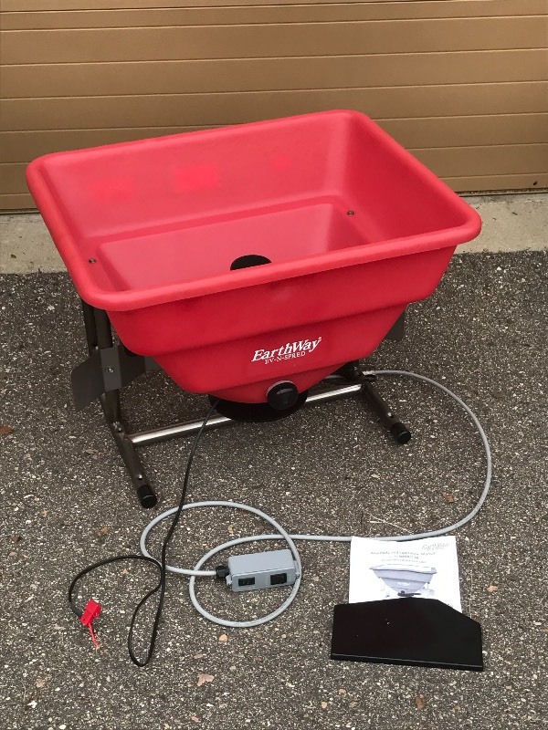 lot 38 image: Earthway  12Volt Spreader