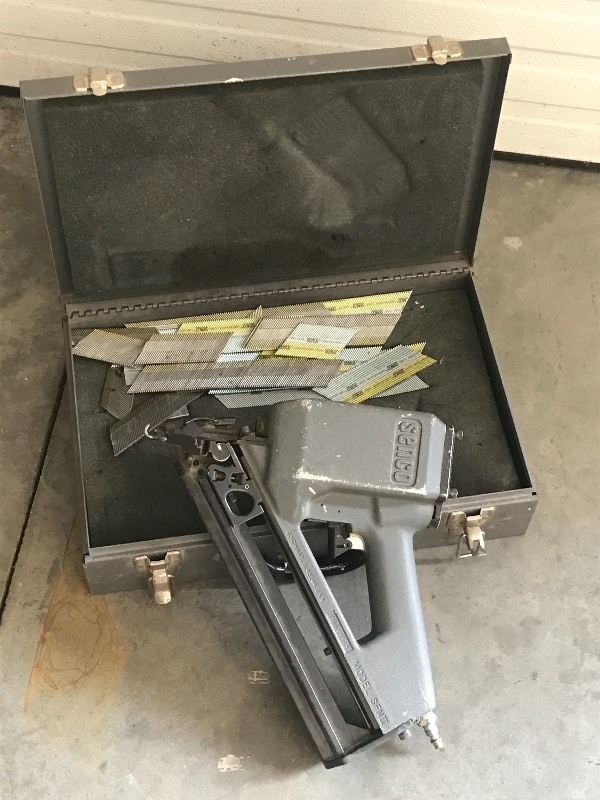 lot 65 image: Senco Finish Nailer