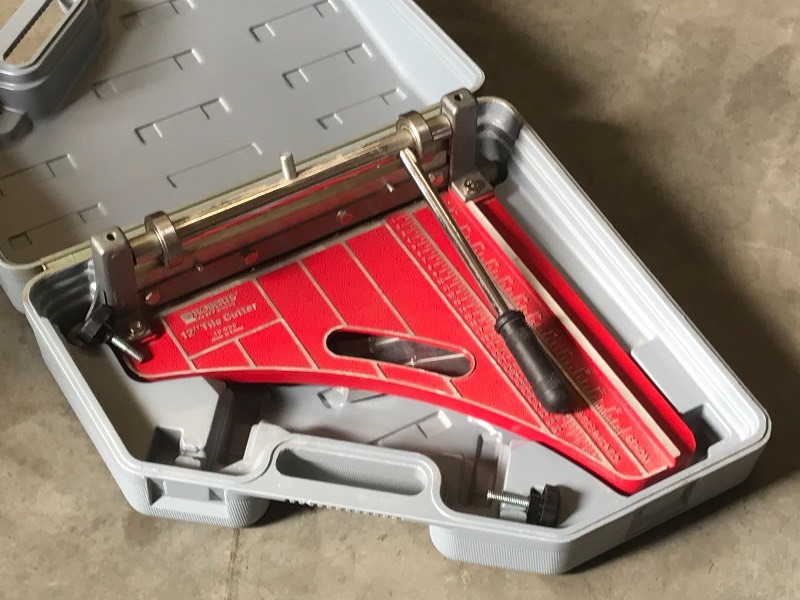 lot 70 image: Roberts Tile Cutter