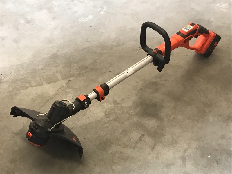lot 76 image: 40Volt Cordless Trimmer