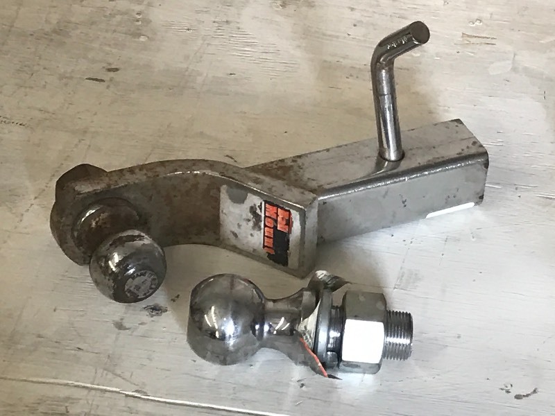 lot 85 image: Receiver Hitch With (2) Balls