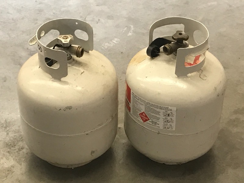 lot 100 image: (2) 20# LP Tanks