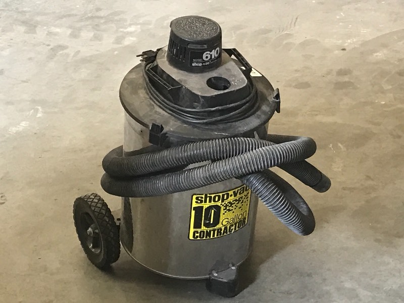 lot 108 image: 10-Gallon Shop-Vac