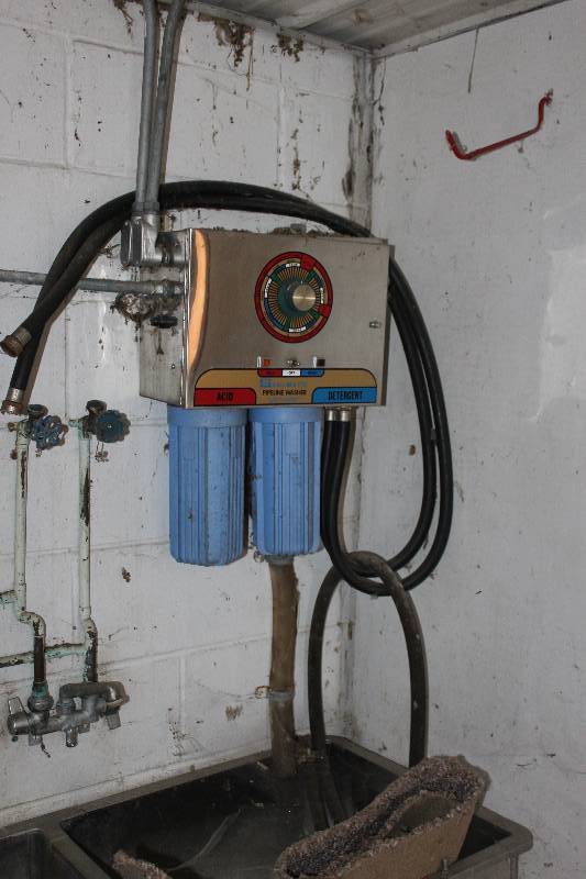 lot 34 image: Schlueter Sani-matic Pipeline Washer