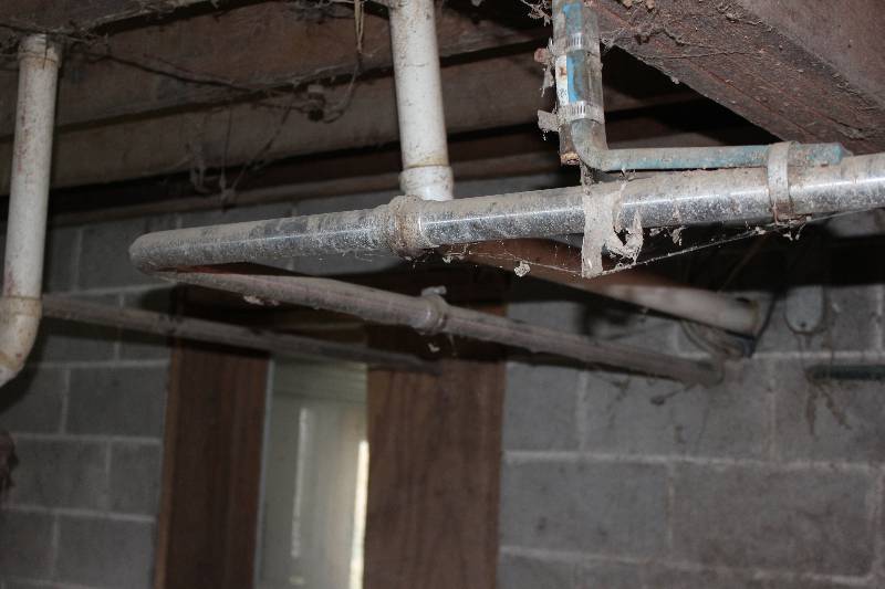 lot 28 image: Lot of (Approximately 80) Feet of Steel Pipe