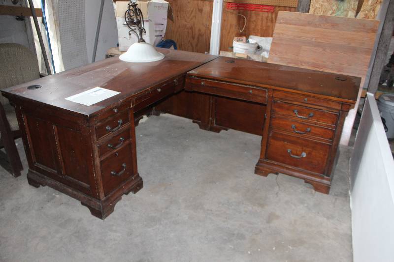 lot 2 image: 2-Piece L-Shape Office Desk w 2-Office Chairs