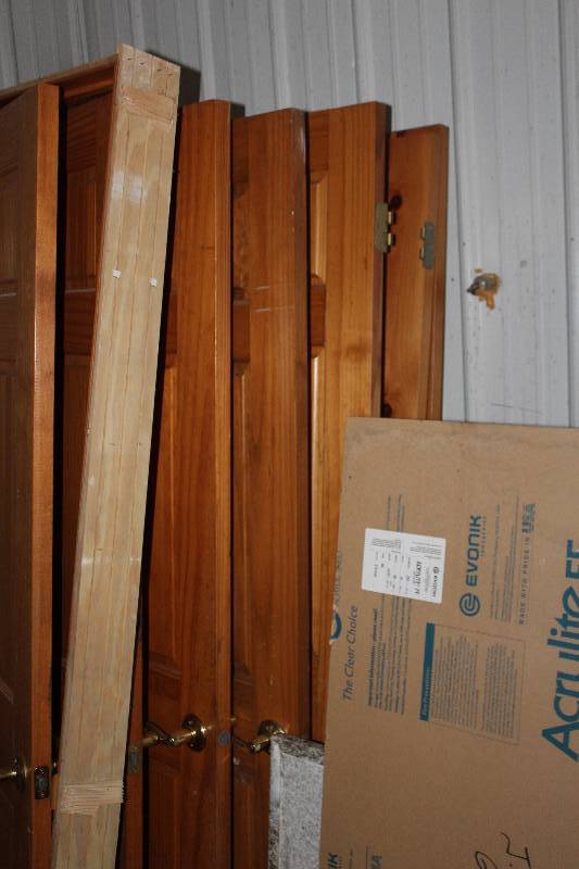 lot 13 image: Wood Interior 6-Panel Door w Frame, Hardware