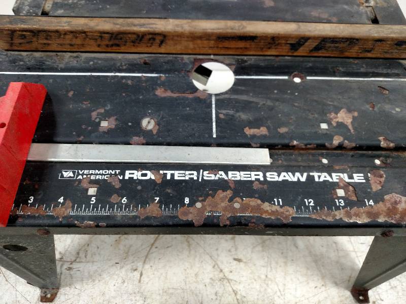 lot 143 image: Vermont American Router Table...