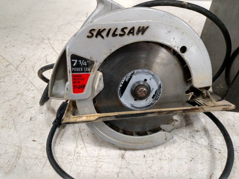 lot 144 image: 1 34 hp. Skilsaw & Box, Works...