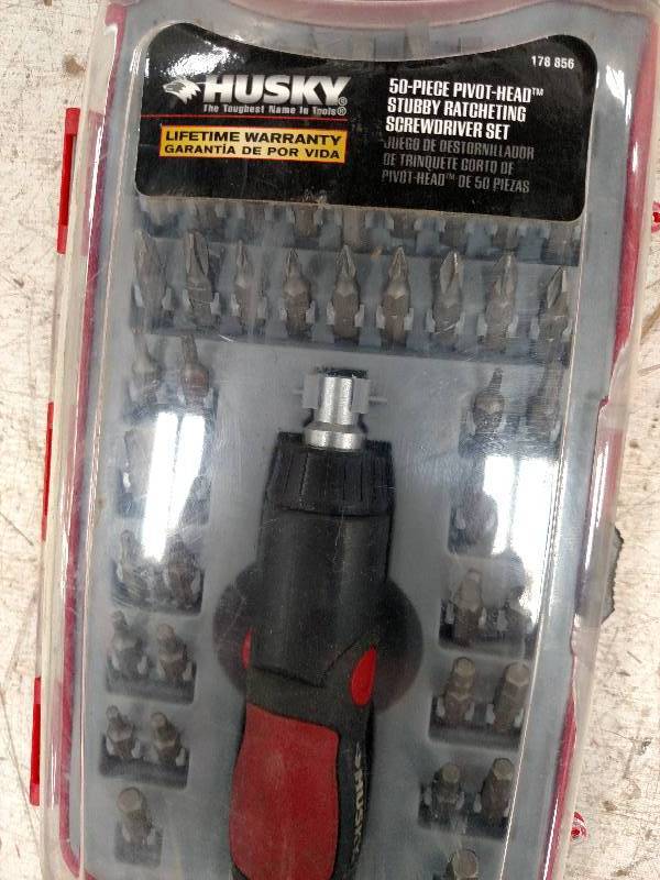 lot 220 image: Husky Stubby Ratcheting Screwdriver...