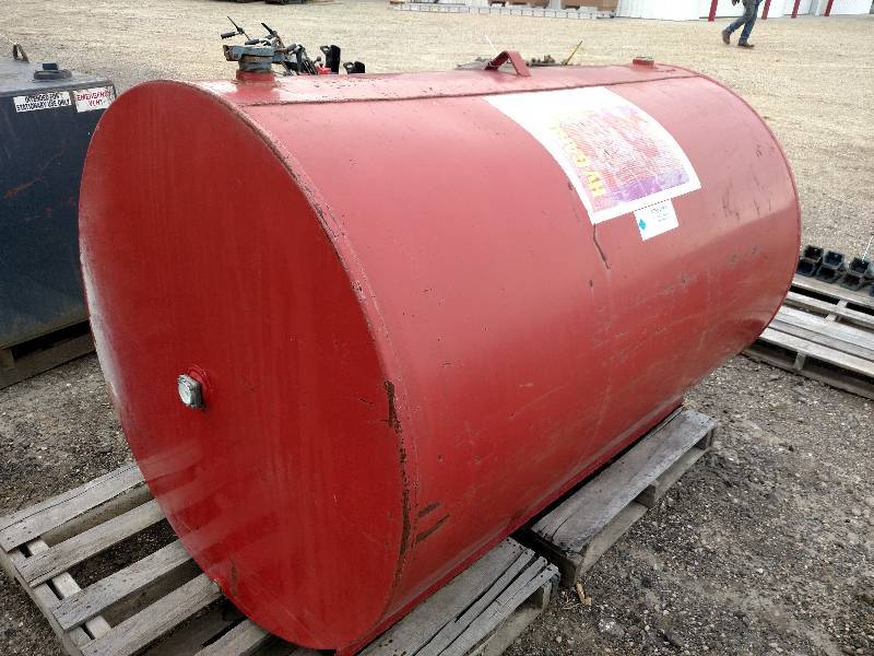 lot 5 image: Oil Tank, 6x4...