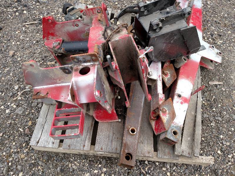 lot 10 image: Backhoe Attachment Project, 9 Buck...