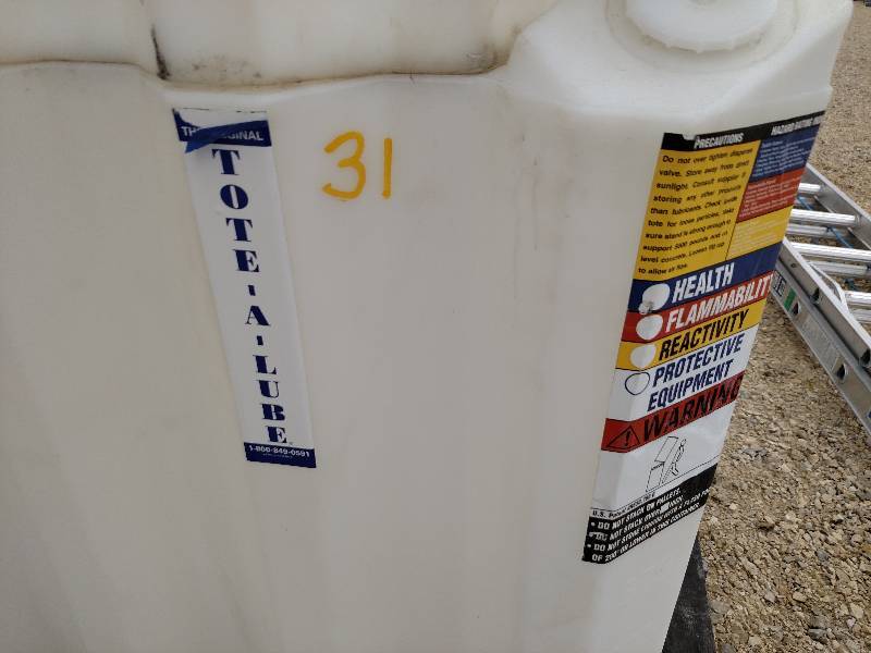 lot 31 image: Tote-A-Lube Poly Tank, 180 Gallon, ...