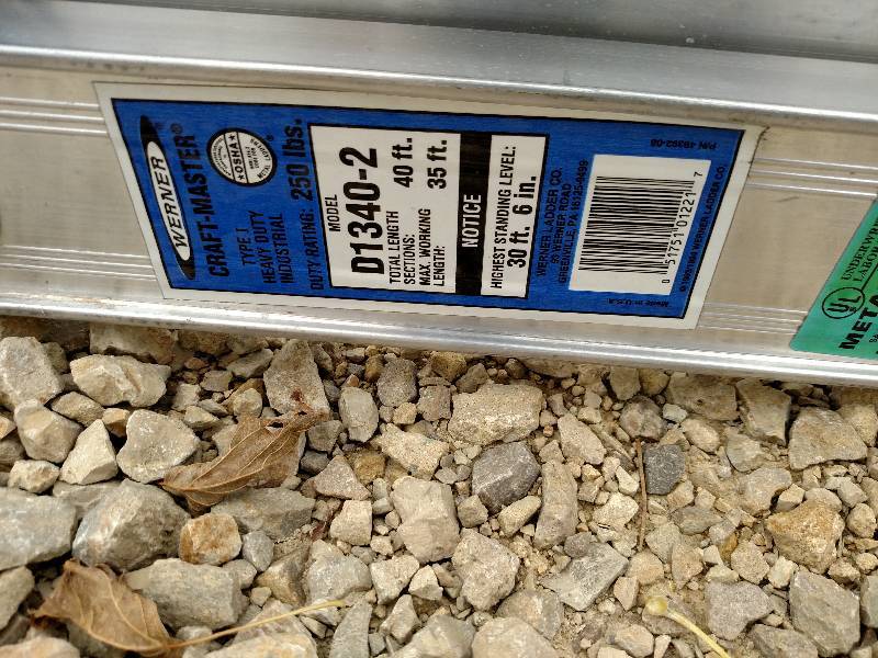 lot 33 image: Werner 40 Extension Ladder, Near N...