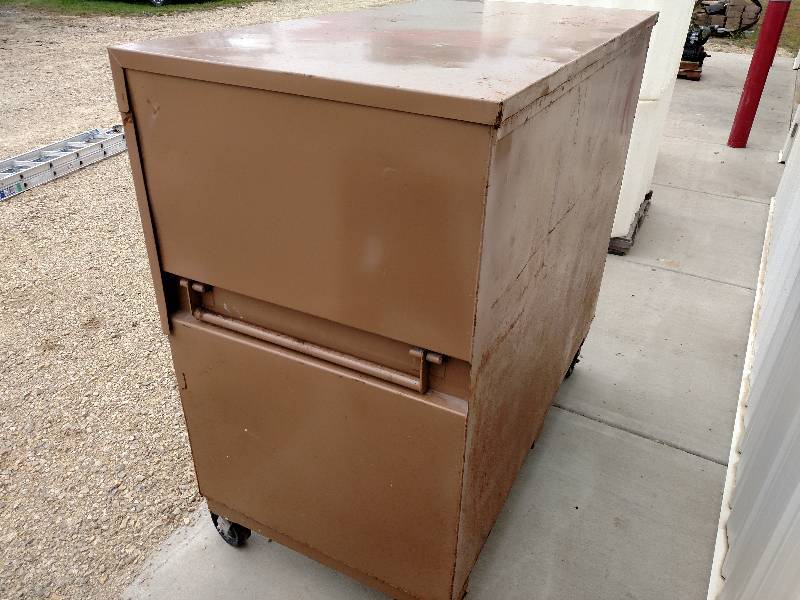 lot 34 image: Knaack Job Box 60x30x57...