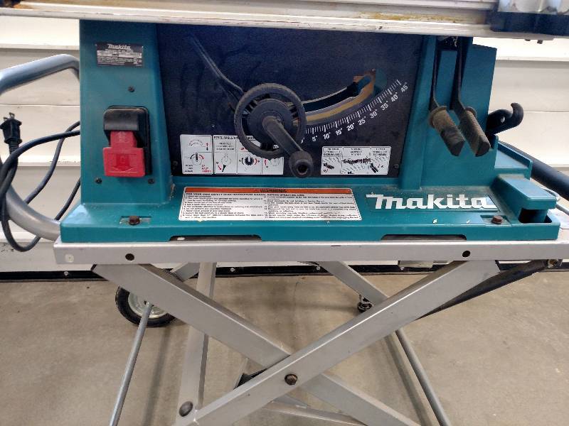 lot 39 image: Makita 10 Tilting Arbor Portable T...
