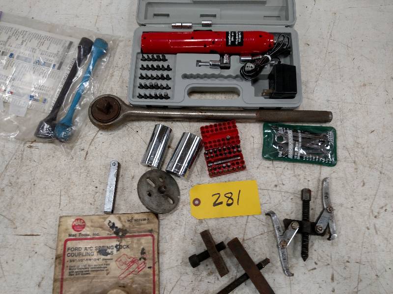 lot 281 image: Asstd Tools...