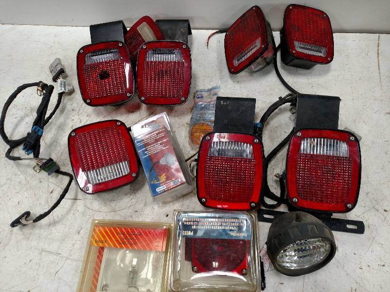 lot 301 image: Asstsd Lights & Misc....
