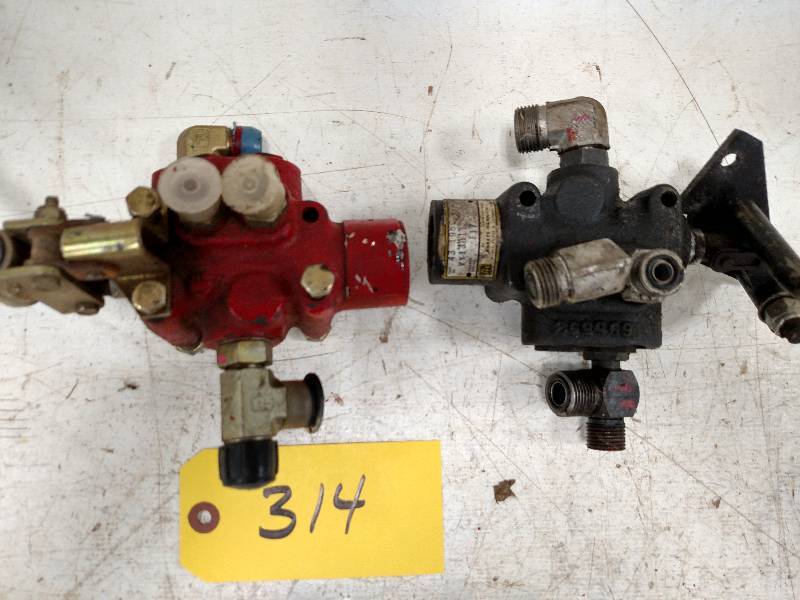 lot 314 image: (2) Hydraulic Valves...