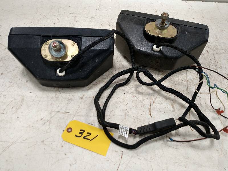 lot 321 image: (2) Western Snow Plow Lights...