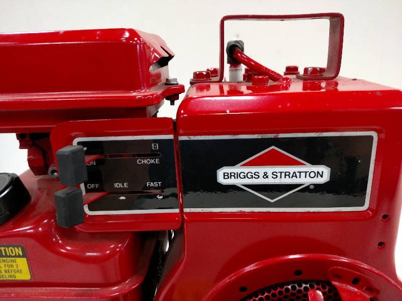 lot 263 image: Briggs & Stratton 5 hp. Engine, New...