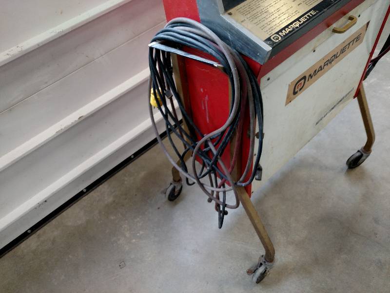 lot 343 image: Marquette Auto Air Conditioner Serv...