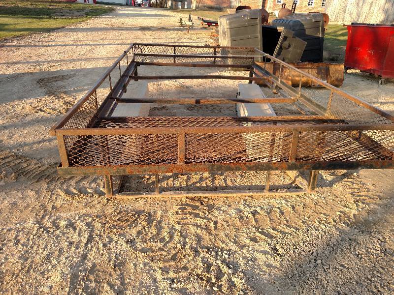 lot 24 image: Ladder Rack with Toolboxes, 126 Ov...