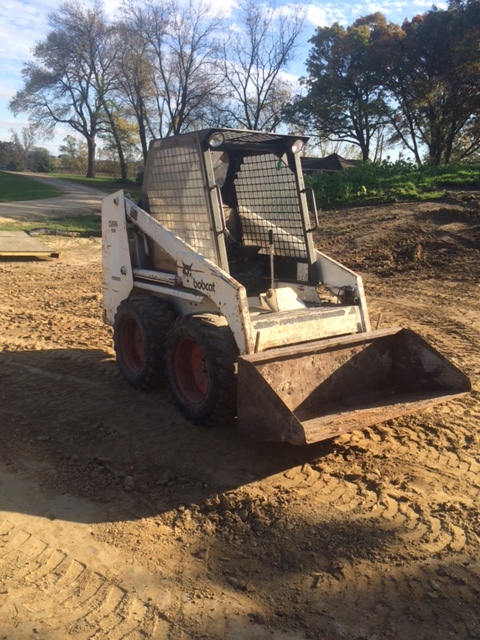 lot 10 image: Bobcat Clark Model 630 Skid Loader Skid Steer