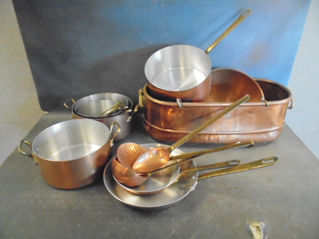 lot 26 image: Decorative Pots and Pans