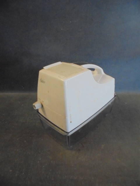 lot 29 image: Oster Ice Crusher