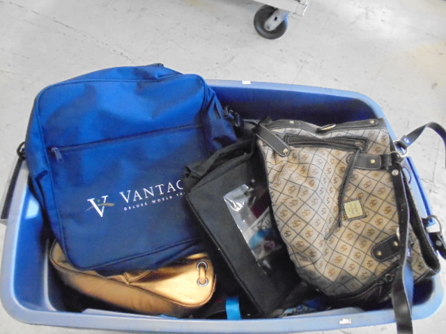 lot 21 image: Travel Bags, Totes and More