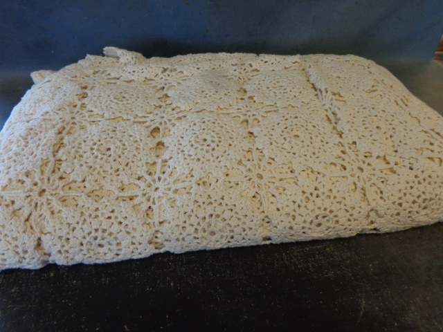 lot 39 image: Crochet Bed Cover