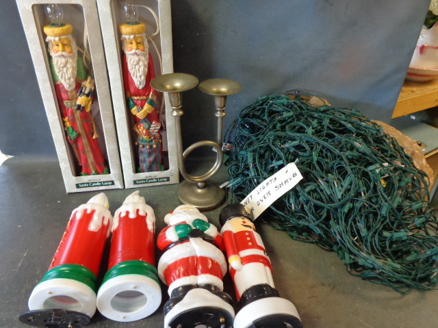 lot 49 image: Christmas Decorations and Net lights for shrubbery